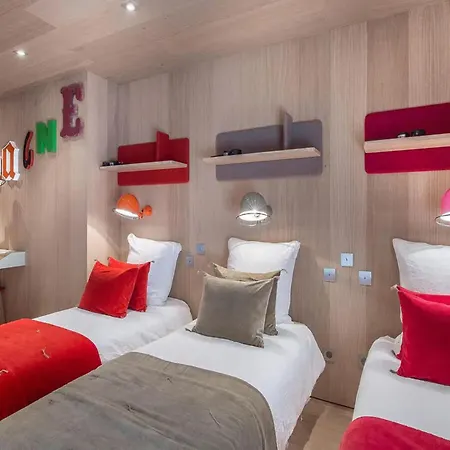 Stylish Chalet With Wellness *