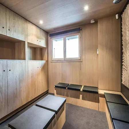 Stylish Chalet With Wellness