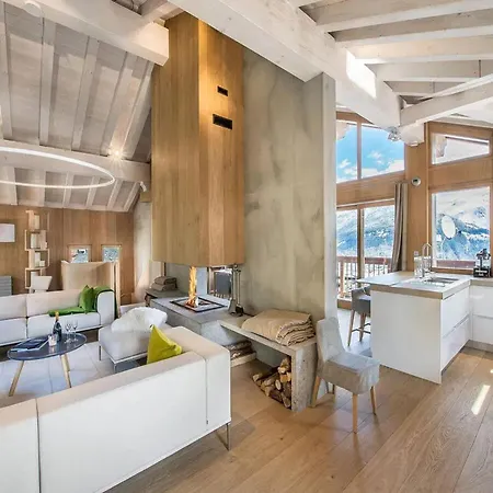 Holiday home Stylish Chalet With Wellness