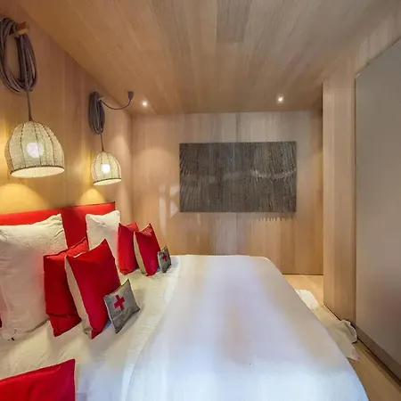 Stylish Chalet With Wellness Holiday home *